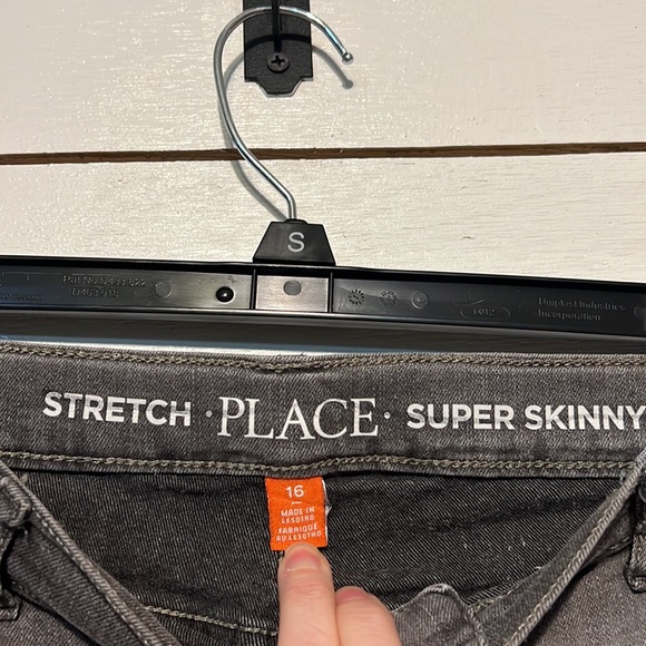 Kids size 16 skinny jeans- grey colored - Picture 4 of 5